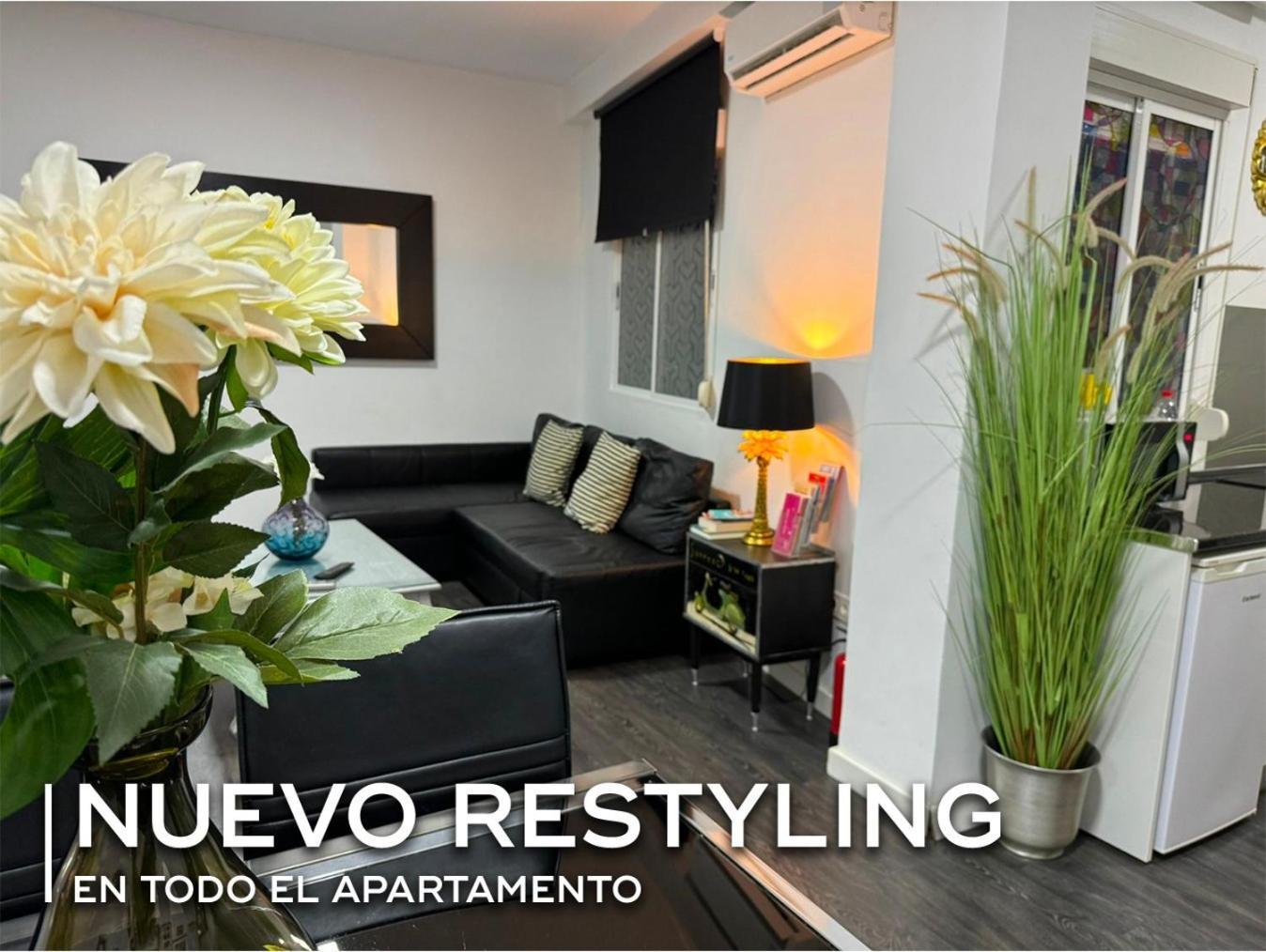 A 20 Pasos Del Museo Picasso Apartment Malaga Luaran gambar